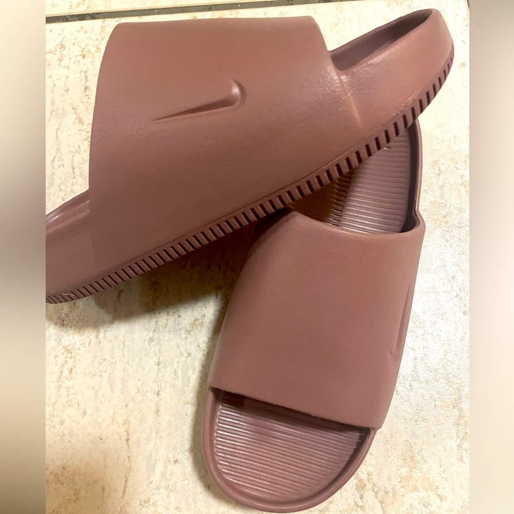 Nike calm slide